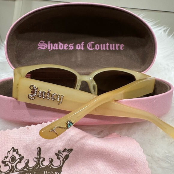 SUPER RARE VINTAGE Juicy Couture Beige Sunglasses with Pink Case main image 5
